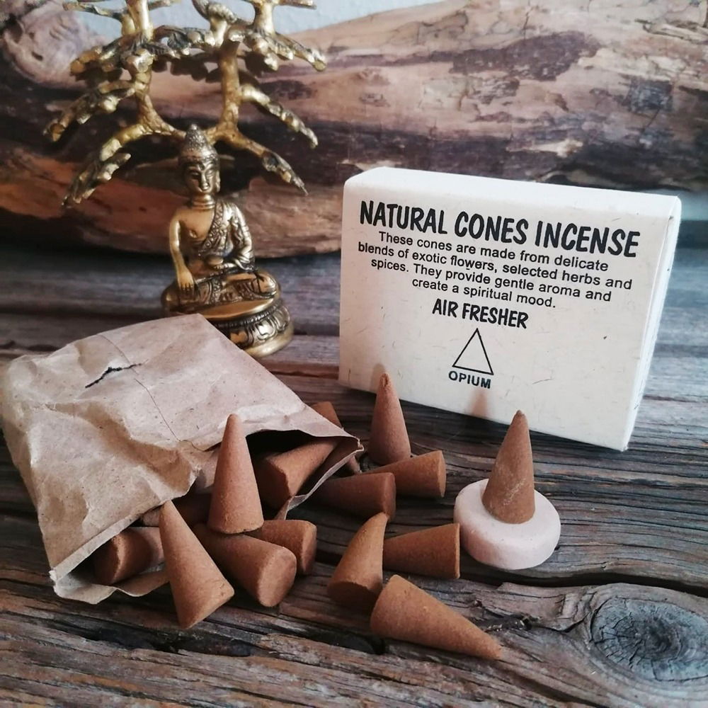 Natural Cones Incense "Opium" (Натуральное конусное благовоние "Опиум"), 25 конусов по 3 см. 