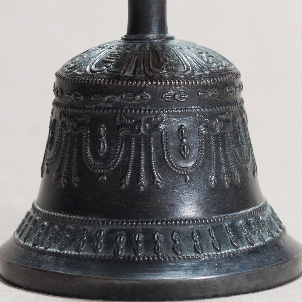 Колокольчик с ваджрой (темный), 15,5 см, Непал