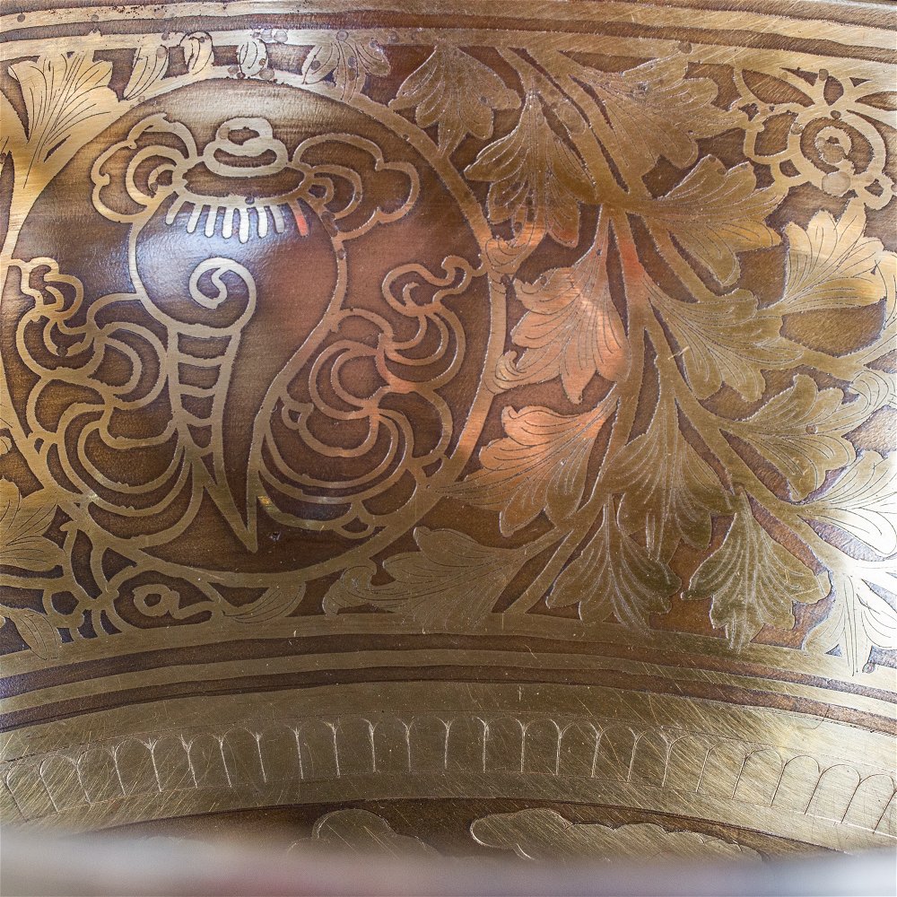 Поющая чаша, улучшенный сплав, с гравировкой Дзамбала (26 x 11 см)