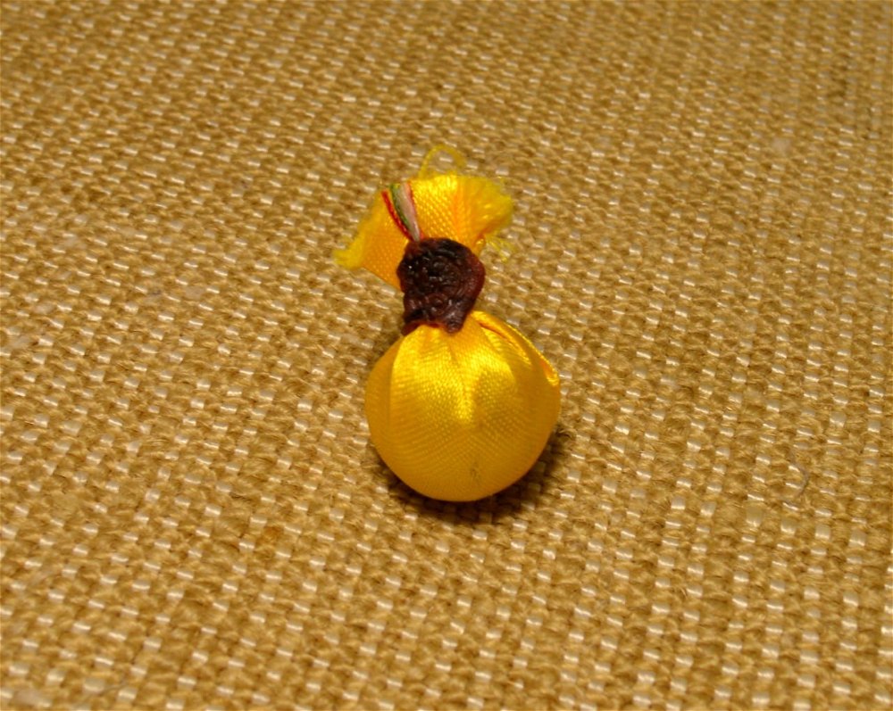 Пилюля богатства (желтая пилюля Дзамбалы), 1,5 см, желтый