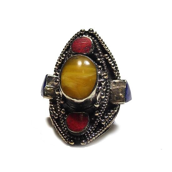 Перстень с желтым камнем (2,1 см). 