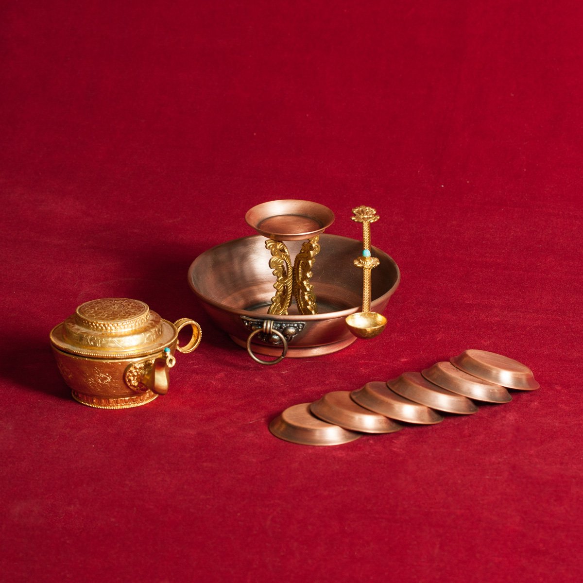 Набор для проведения ритуала Чутор золотисто-медного цвета (чаша, чайник, тарелочки 7 шт., держатели 2 шт., ложка). 