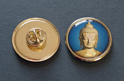Значок "Будда Шакьямуни" (золотистый, 2,6 см)