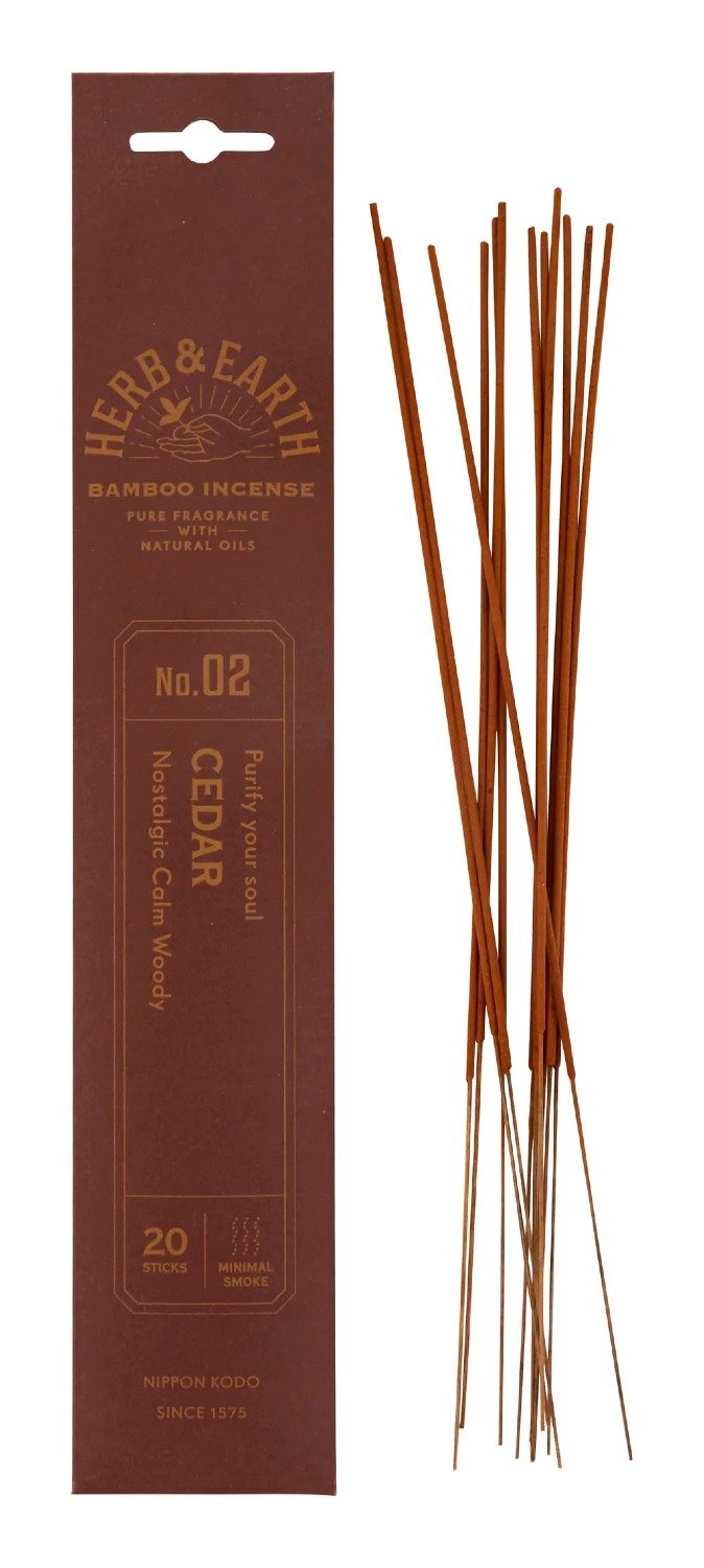 Купить Благовоние на бамбуковой основе HERB & EARTH Кедр, 20 палочек по 18 см в интернет-магазине Ариаварта