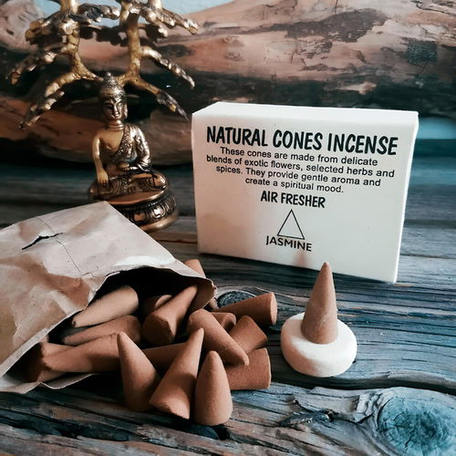 Natural Cones Incense "Jasmine" (Натуральное конусное благовоние "Жасмин"), 25 конусов по 3 см