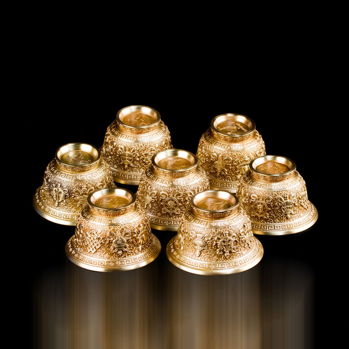 Set of 7 Tibetan offering bowls — 6.8 cm, Small