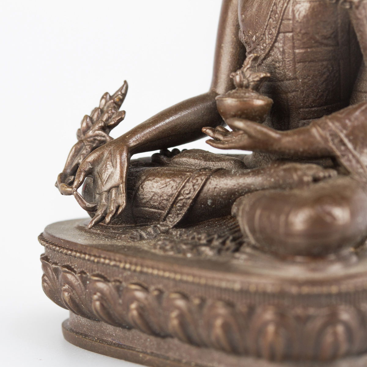Medicine Buddha aka Bhaisajyaguru or Menla — finely carved 7 cm statue from Kham