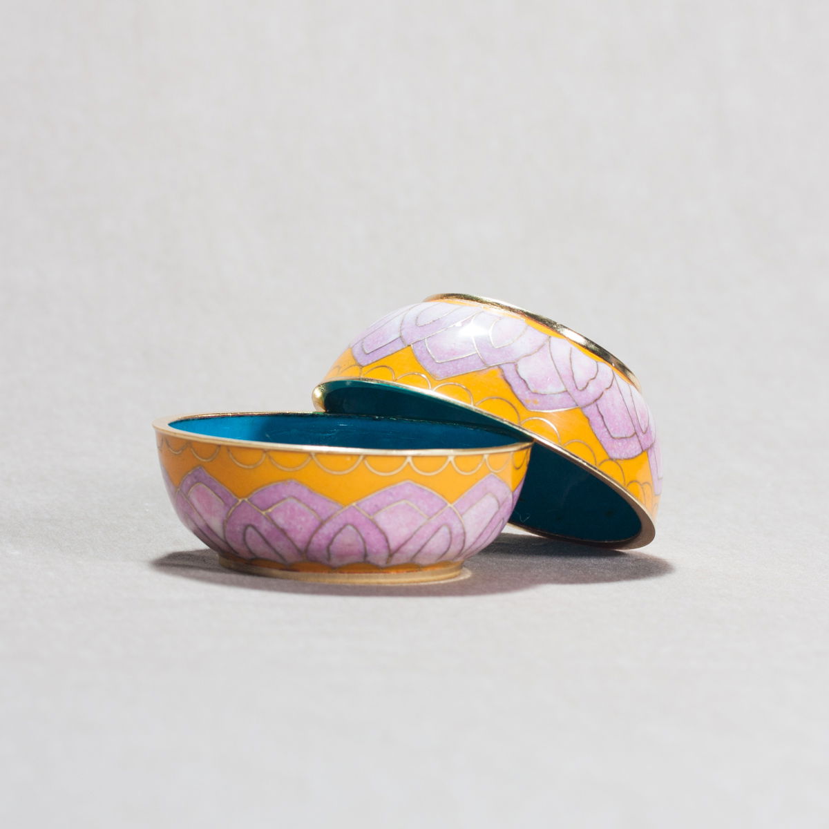 Set of 8 offering bowls, Yellow and Liliac — 8cm