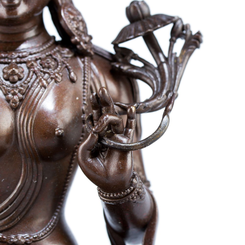 Bronze statue of White Tara, Bodhisattva of Longevity, medium sizer 15 cm, fine carving, Medium