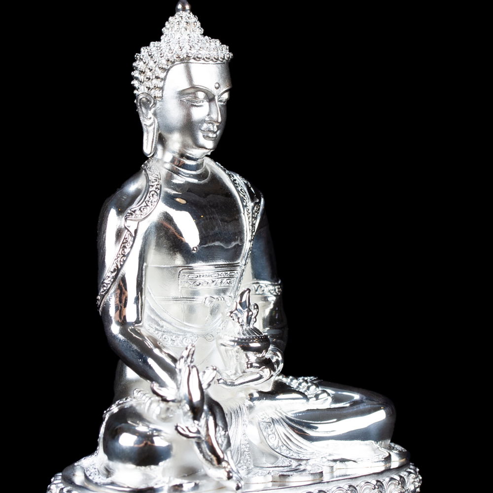 Statue of Medicine Buddha aka Menla or Bhaisajyaguru made fromSterling Silver : small perfection, height — 10 cm, Silver