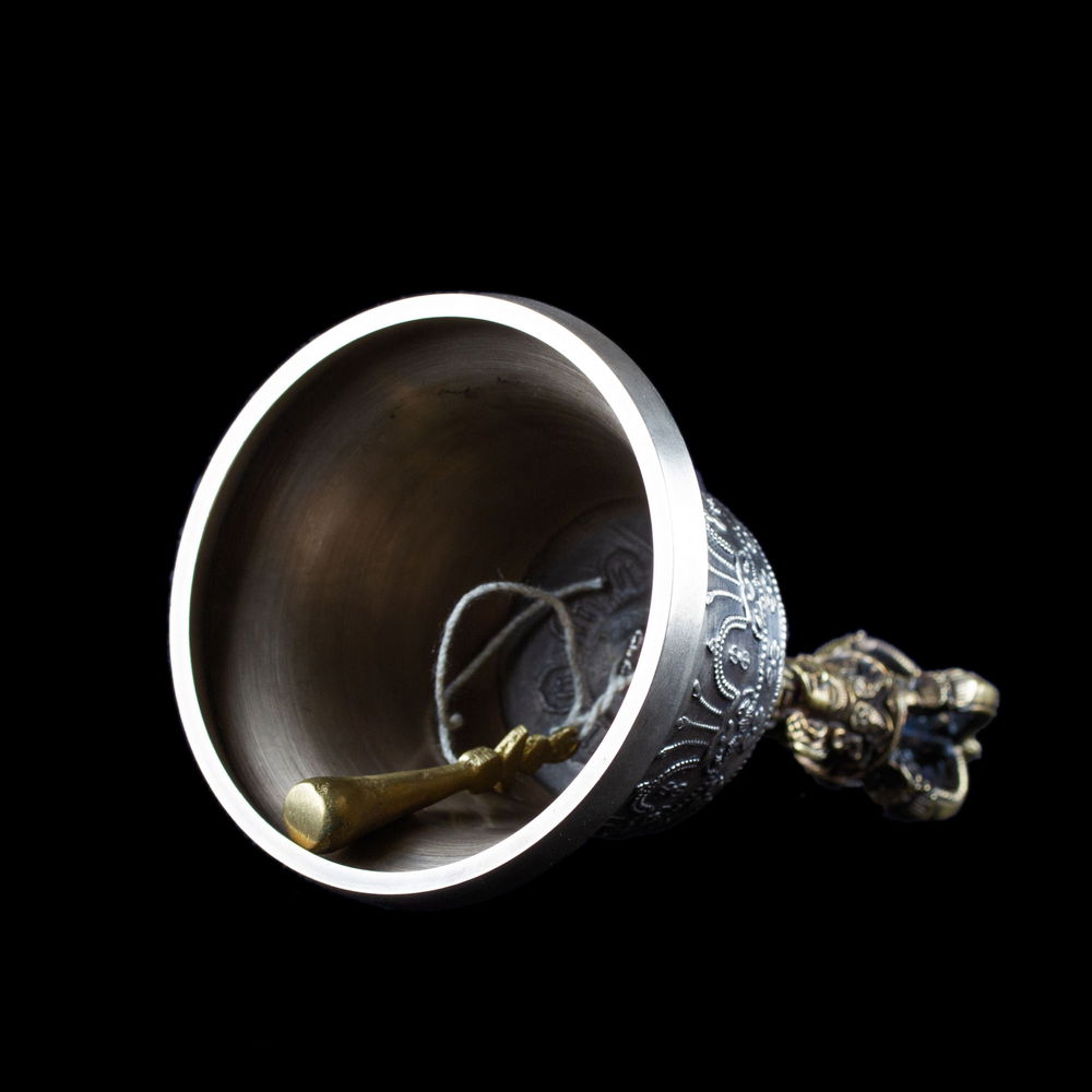 Medium-sized Ritual Bell & Dorje made from Bronze / Best quality: Perfect long and clear sound / height — 15.0, diameter — 8.5 cm, Medium size
