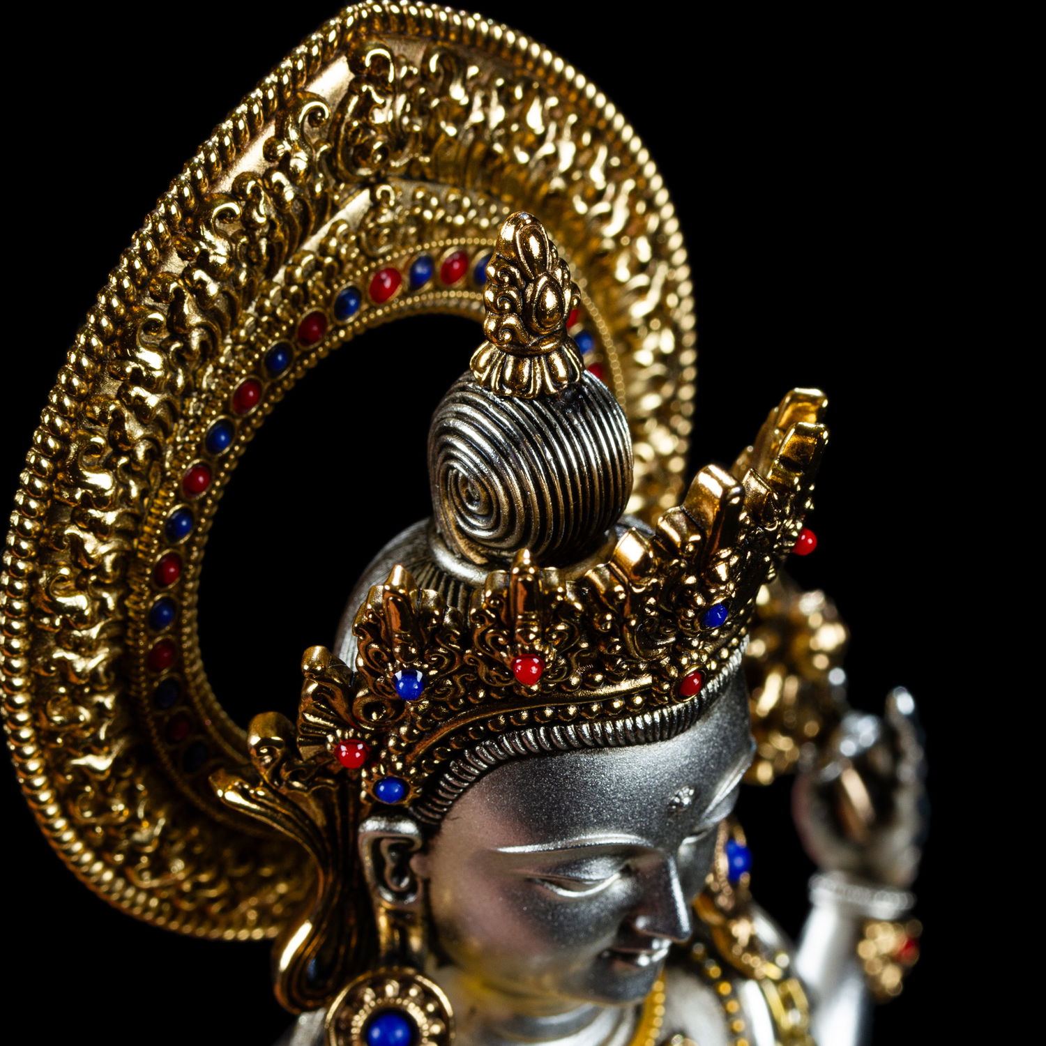 Statue of Bodhisattva Avalokitesvara (Chenrezik) | Silver Plated, height 16.5 cm