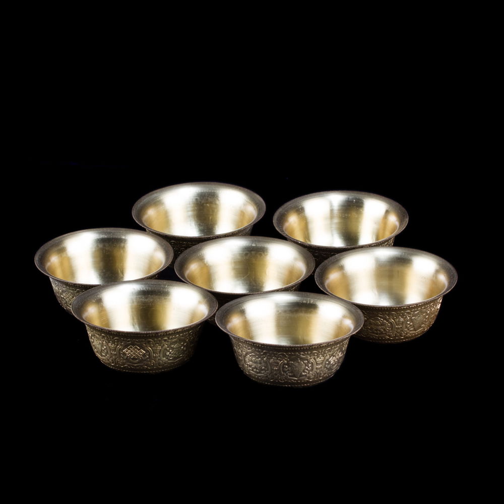 Set of 7 Tibetan offering bowls — 9.8 cm, Big
