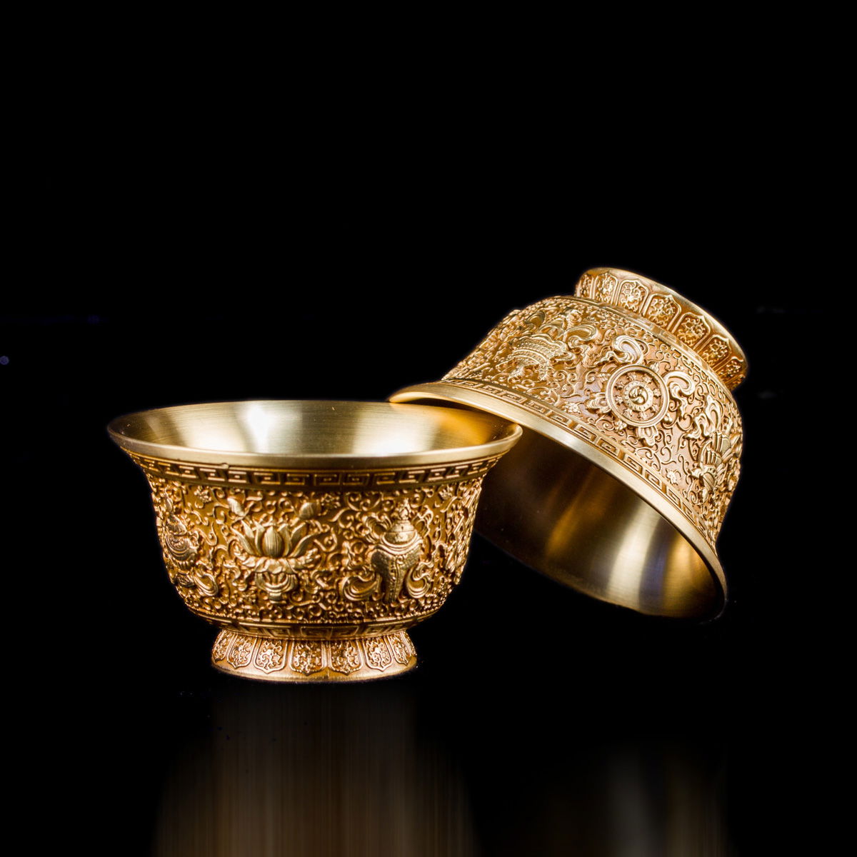 Set of 7 Tibetan offering bowls — 6.8 cm, Small