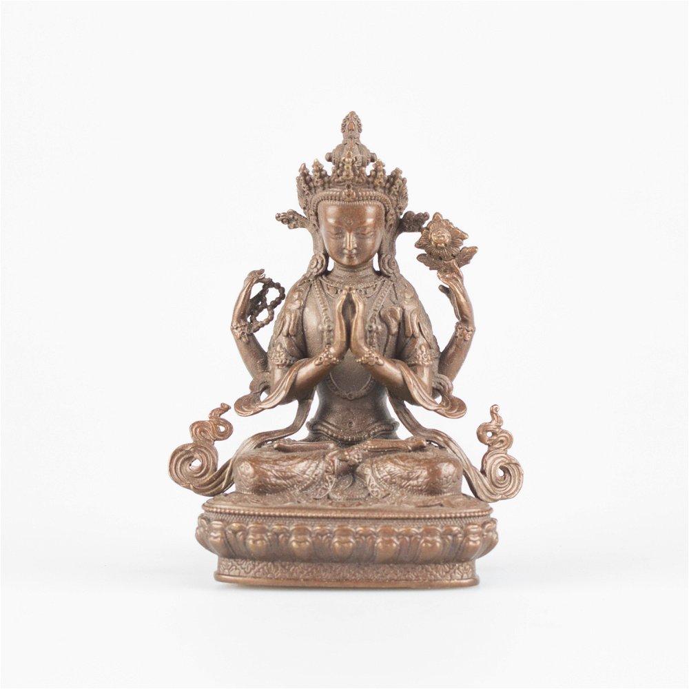 Bodhisattva Avalokitesvara (Chenrezik) — finely carved 7 cm statue from Kham