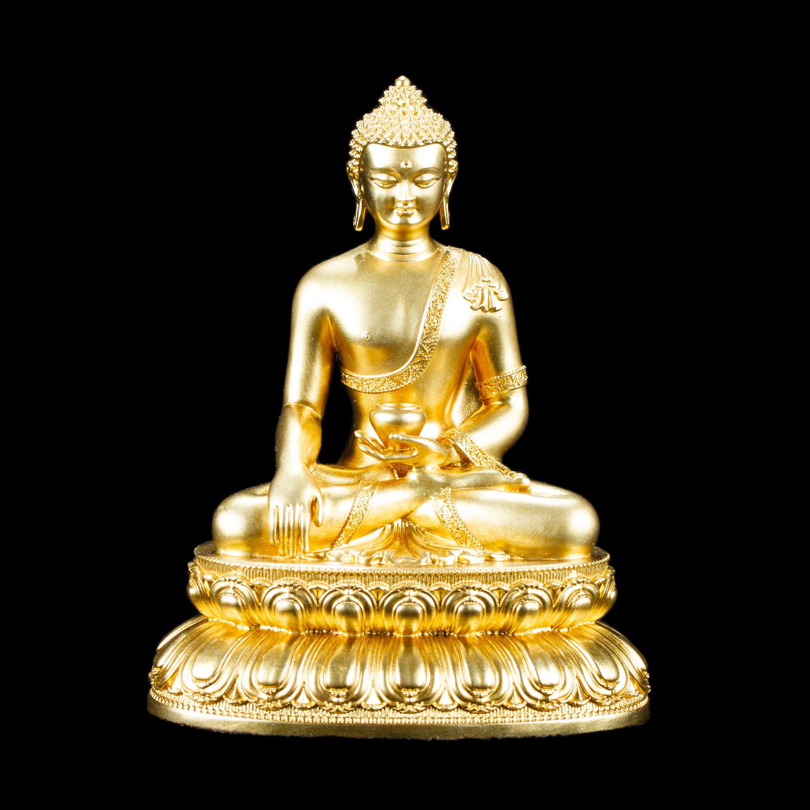 Statue of Buddha Shakyamuni, small size 10.5 cm, fine carving. 