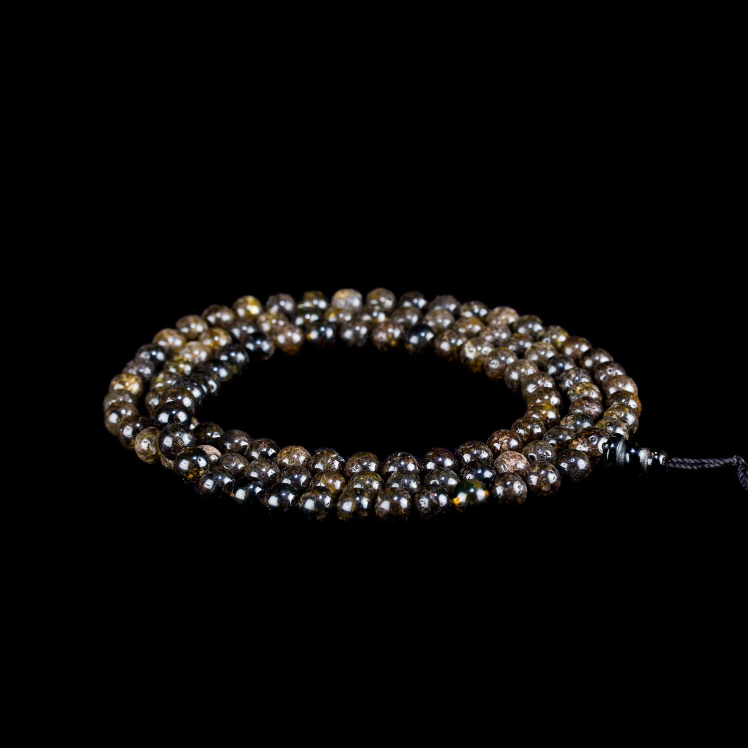 Traditional Tibetan 108-beads Mala, made from Baltic amber | Color — 17, diameter — 6.0 mm | Buddhist malas collection. 
