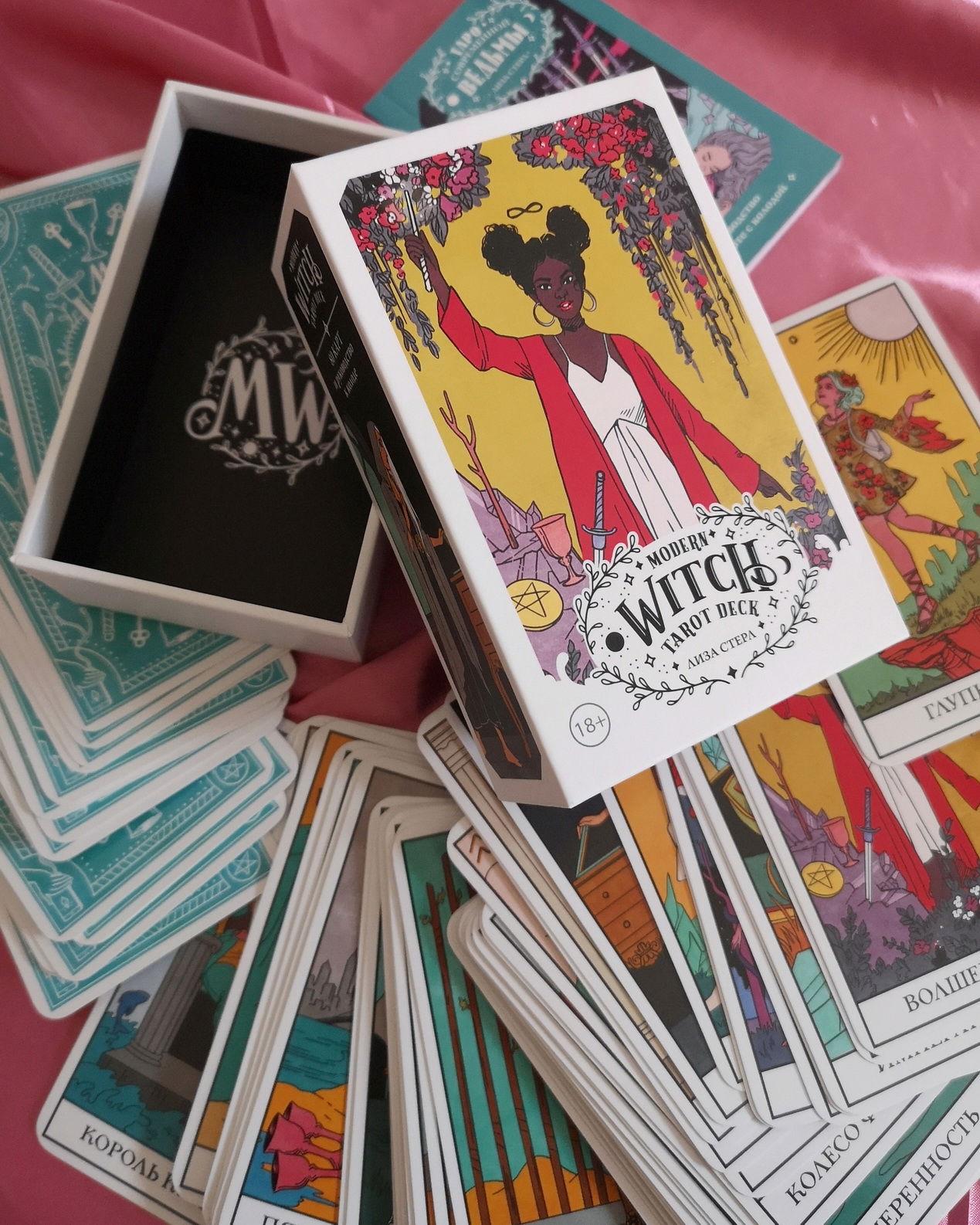 Modern Witch Tarot. Таро Современной ведьмы на русском языке. 