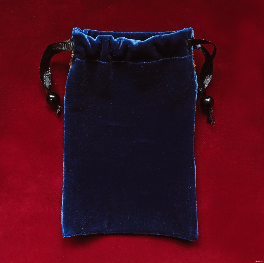 Синий бархатный мешочек для карт таро